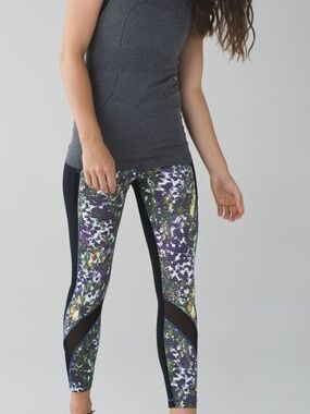 Lululemon Inspire Tight II- Size 6